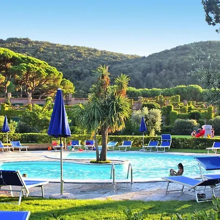 Holiday St Anna, Rio Nell